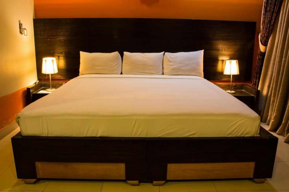 Room image 3