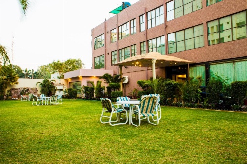 Hotel Country Inn image 24
